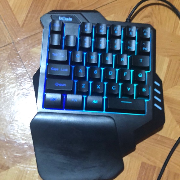 One Handed Gaming keyboard - Picture 1 of 5